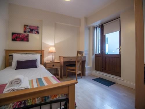 Donegan Court Aparthotel Two-Bedroom Apartment