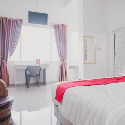 bilik (reddoorz)(katil double) Kupon RedDoorz Syariah near Arafah Hospital Jambi
