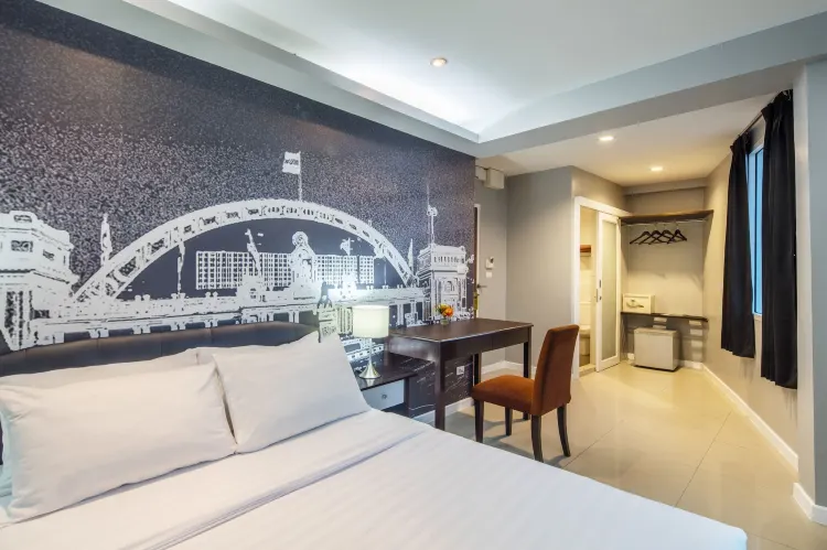 ห้องดีลักซ์ เตียงใหญ่ 1 เตียง