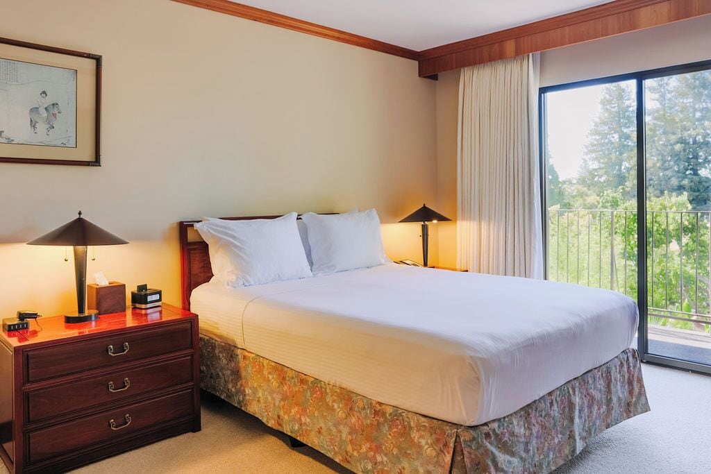 带厨房的特大床套房