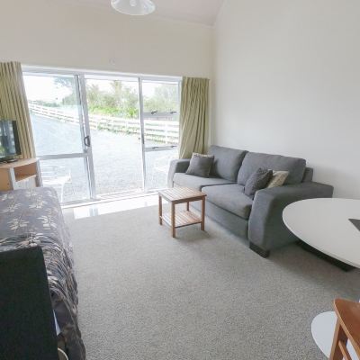 One-Bedroom King Room Castle Court Motel Promo Code