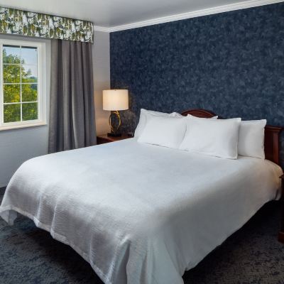 Premium Suite Irish Cottage Inn & Suites Promo Code