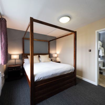Executive Four Poster Room Springfield Hotel and Restaurant Promo Code