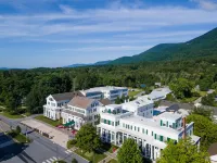The Equinox Golf Resort & Spa Hotel a 