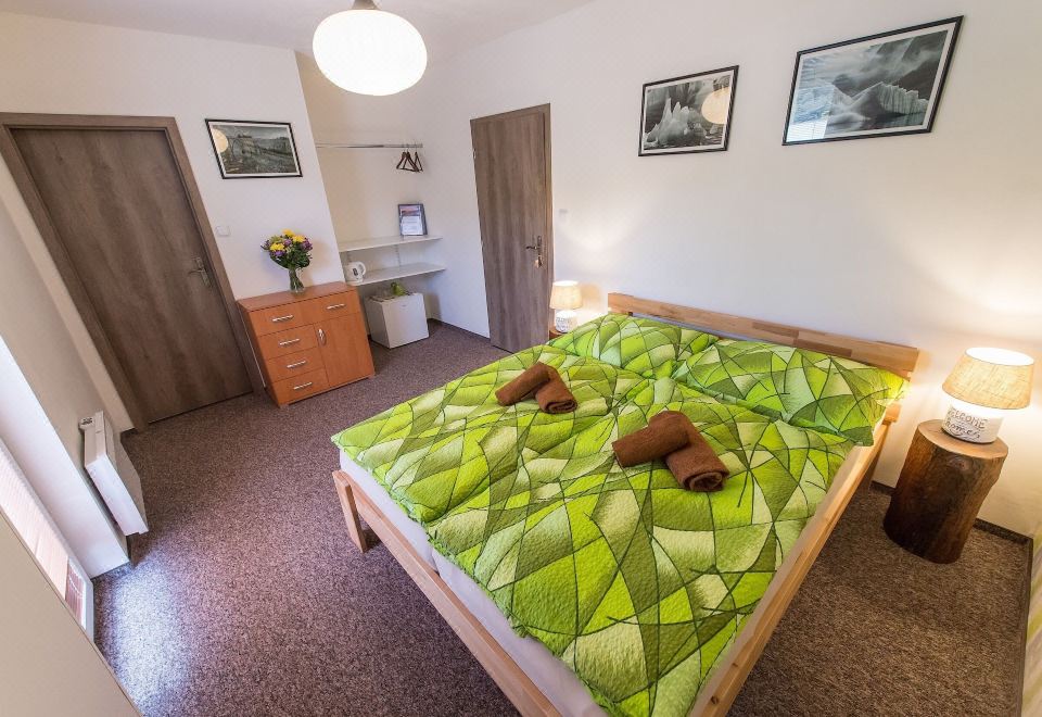 花园景观一卧室双人房