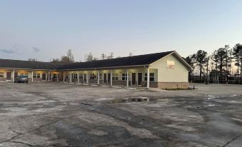 Weiss Lake Lodge - Housity