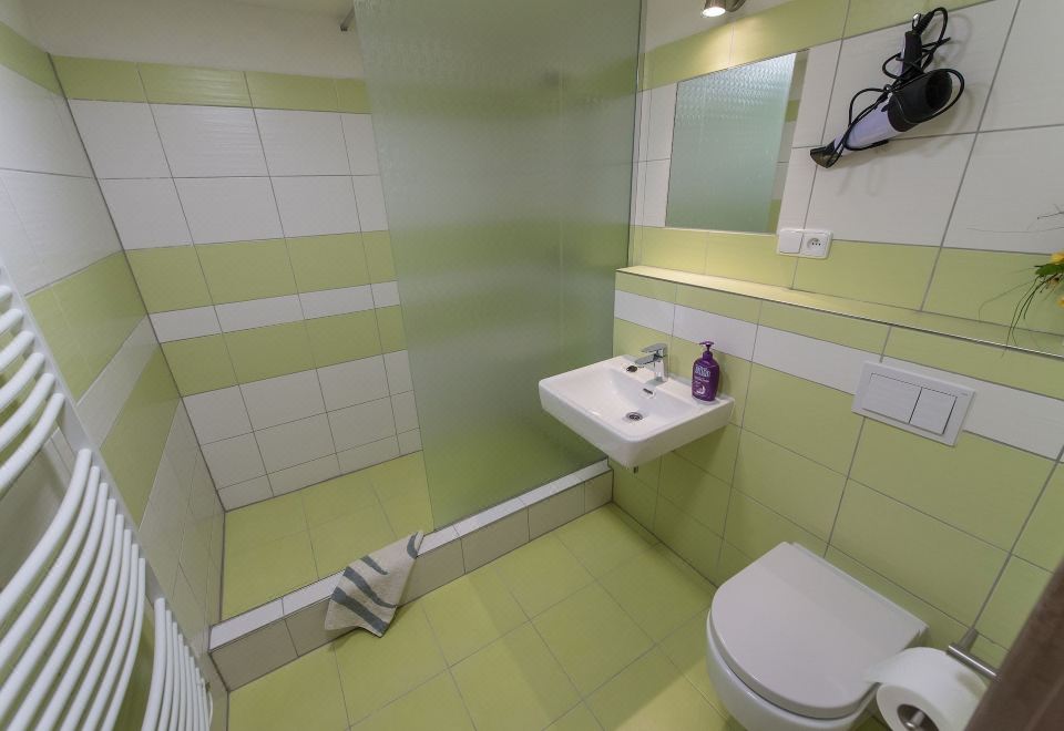 带城景的双卧室公寓