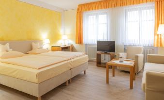 Goldener Schwan Hotel Garni - Housity