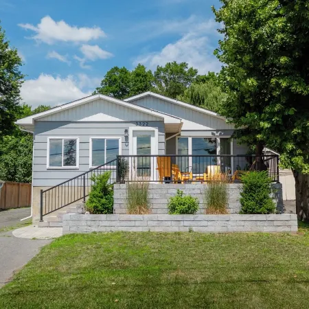 Cozy Lakeview Home with Water Access Отели в г. Корнуолл