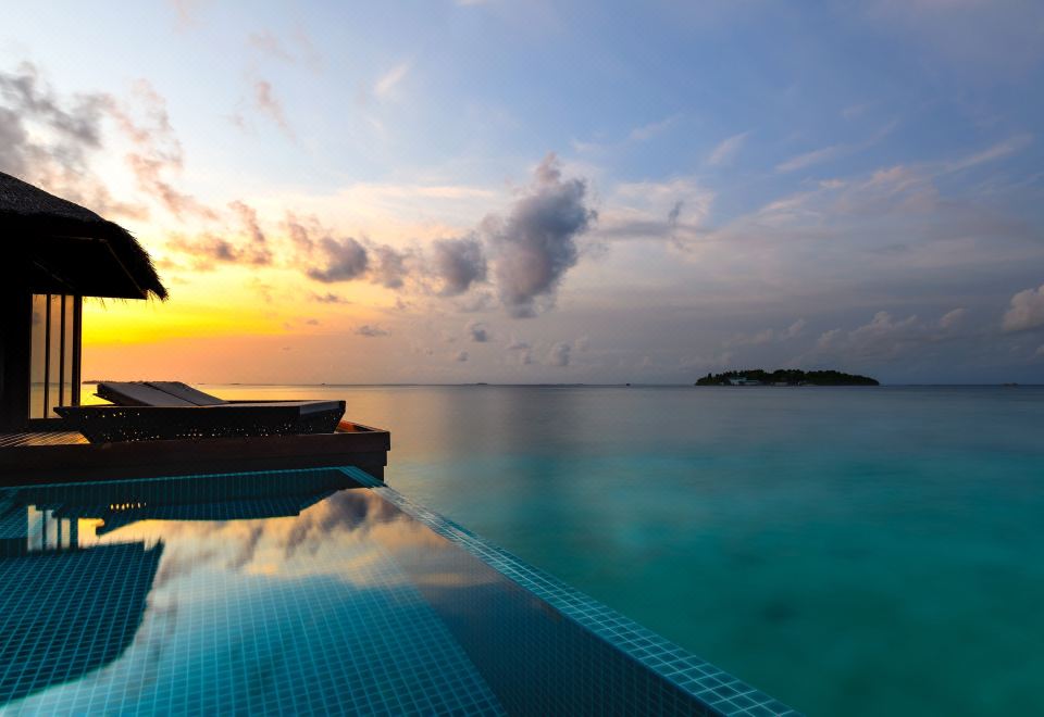 兩臥室水上別墅，兩臥室套房，臥室1: 1張特大床，臥室2：1張特大床，海景