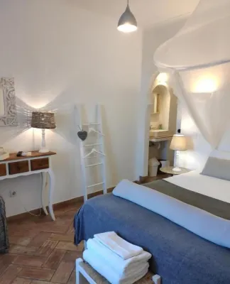 Casa da TIA Amalia Hotele w: 