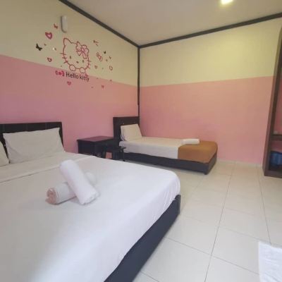 Bilik Bertiga Kupon HS Farm Stay