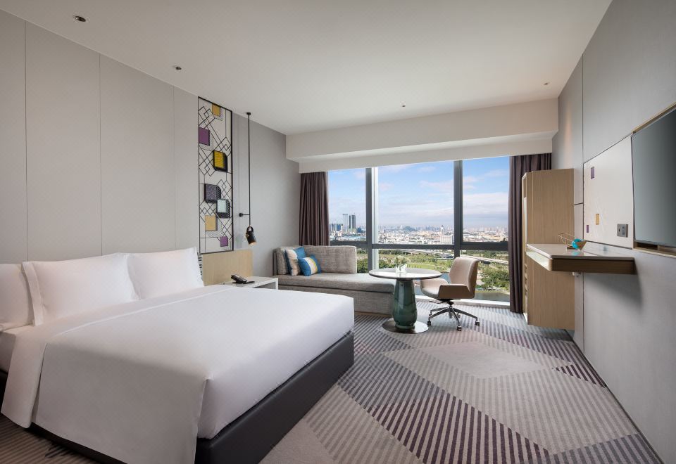 Crowne Plaza Foshan Nanhai1 King Standard Lake View Lounge Access