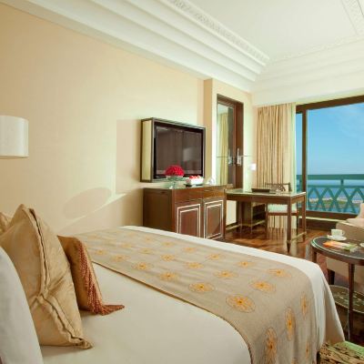 Deluxe Room, Sea View (King-Twin Bed)