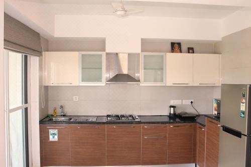 Luxurious 2BHK for Ultimate Holiday Experience in Goa, Candolim North GoaApartment with Mountain View