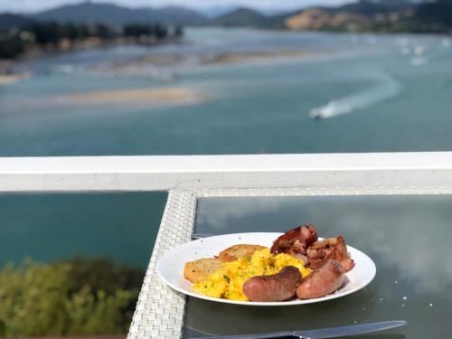 Tairua Treasure on Mount Paku Two-Bedroom House