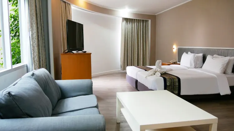 Junior Suite Double Room-City Wing