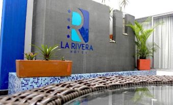 La Rivera Hotel