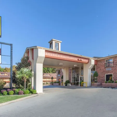 Super 8 by Wyndham Tyler TX