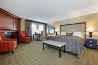 Best Western Plus White Bear Country Inn Hotels in 