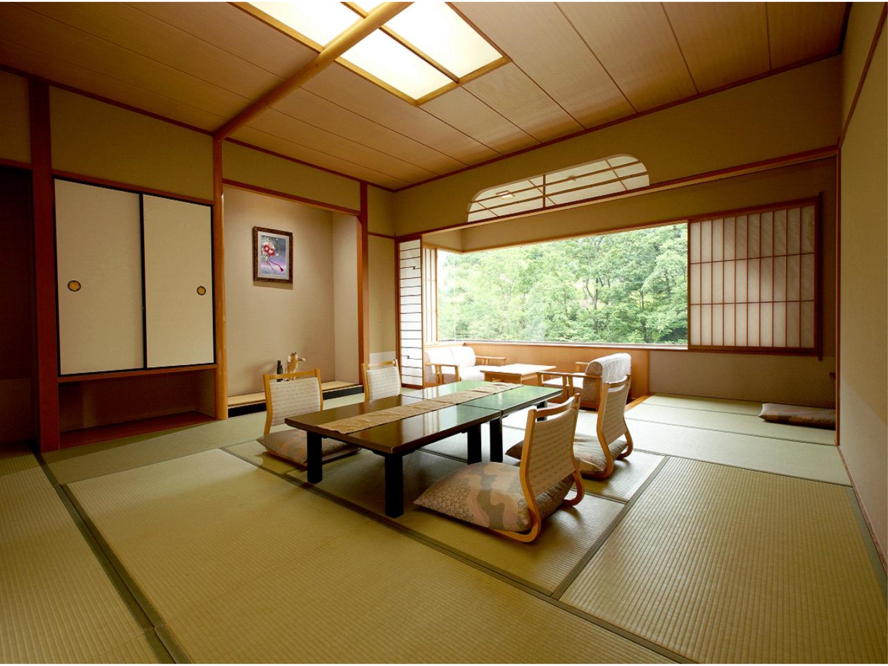 南翼日式房间，带浴室和衞生间