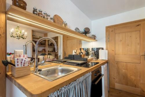 高级一卧室带阳台公寓