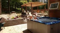 Large Family Lodge w/ Hot Tub, Sports Game Room, Gaming Room, and Pet Friendly!