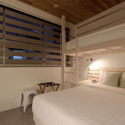 Double Room(Confirmation Message Required Upon Check In) 호스텔 하루 쿠폰