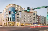 Bluemont Hotel