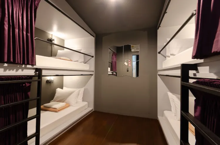Shared Dormitory, Mixed Dorm, Shared Bathroom (4 Bunk Beds)