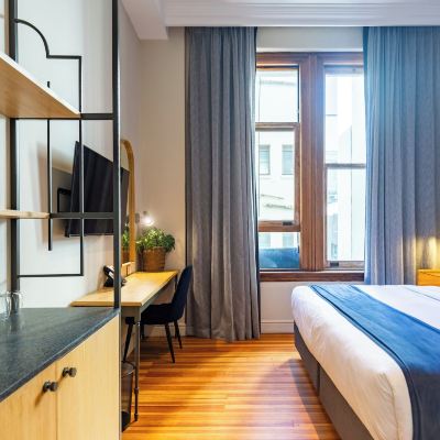 Deluxe Room Old Bank Hotel Promo Code