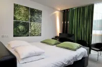 D-Hotel