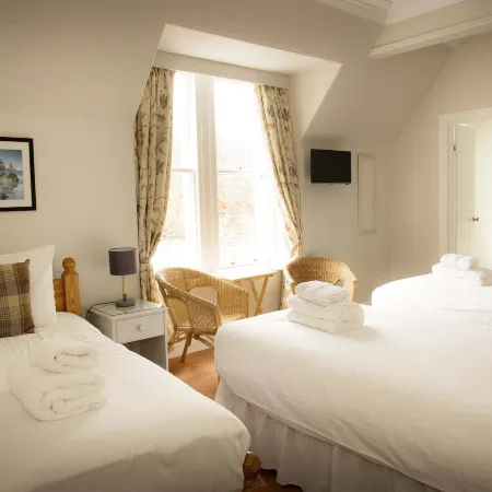 The Royal Oak Hotel Отели в г. Каллен