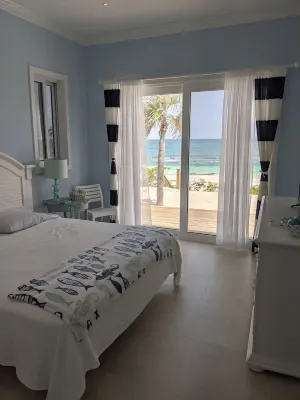 Romantic Cottage directly on the Beach! のホテル