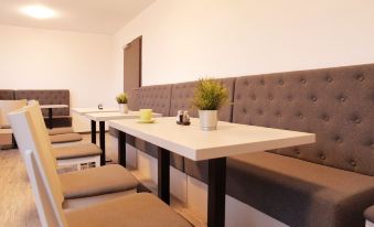 bestprice Hotel Eschweiler - Housity