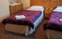 Bridge Guest House Hotel a 