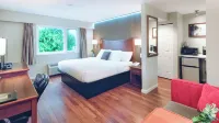 Gibsons Garden Hotel