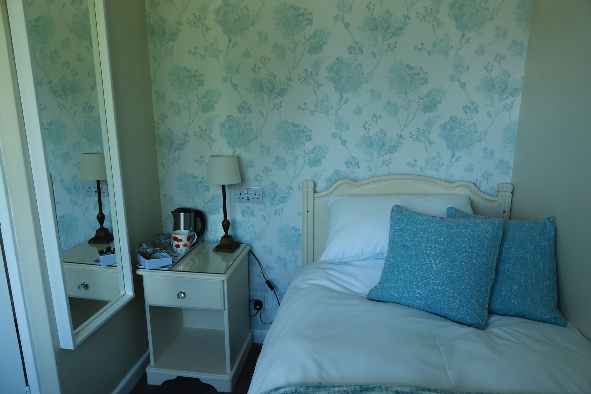 单人房（连通浴室）