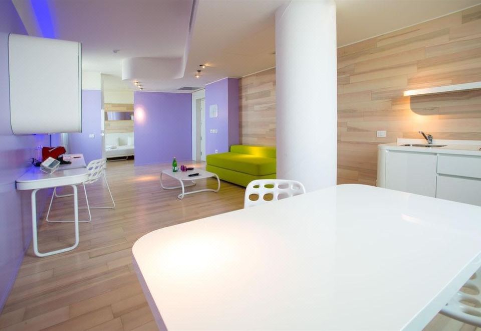 One-Bedroom King Parlor Suite