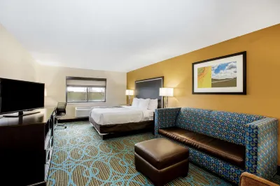 La Quinta Inn & Suites by Wyndham Emporia Hotels in 