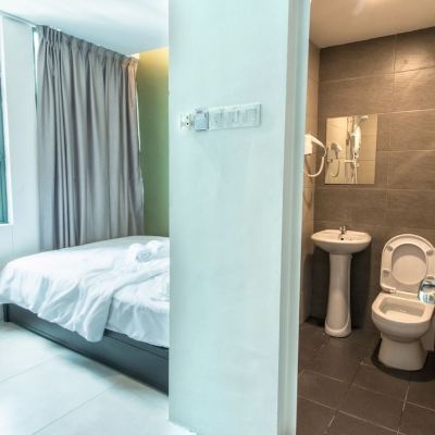 Bilik Deluxe Double Kupon Econtel Hotel