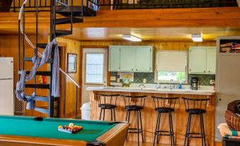 Shalom House Bed and Breakfast - Housity