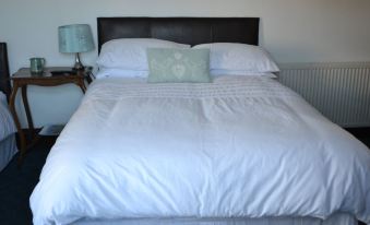 Redhall Arms Hotel - Housity