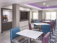 La Quinta Inn & Suites by Wyndham Effingham Hotels in Effingham County
