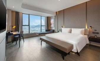 Fenggang Atour Hotel - Housity