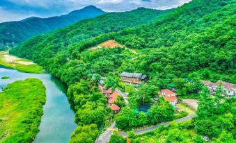 Hongcheon Rivershine Village Pension