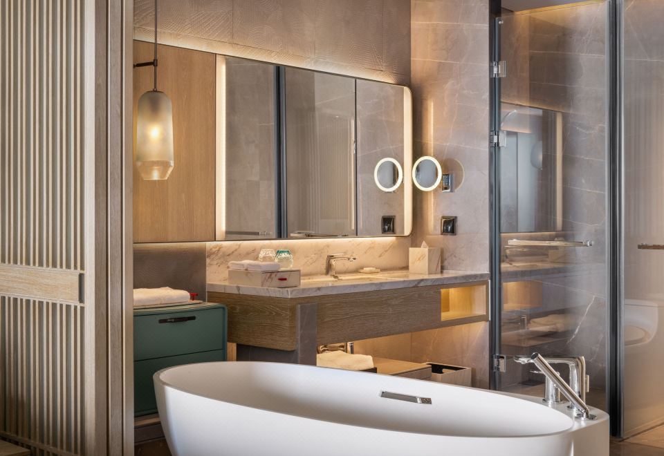 Qinhuangdao Marriott ResortDeluxe Sea View Balcony Double Bed Room \[Balcony Relaxation - Sunrise And Sunset\]