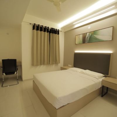 Deluxe AC 4 Sharing Room