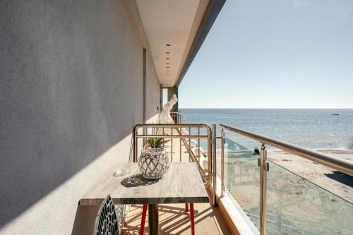 侧面海景家庭间