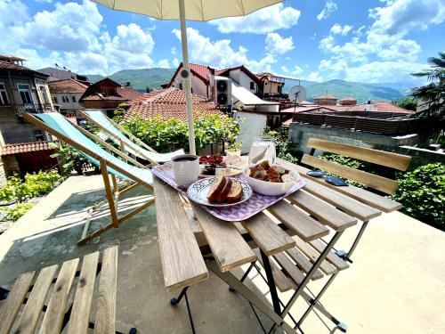 带露台的两卧室套房